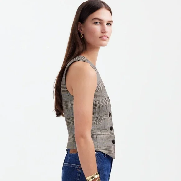 Madewell Waisted Vest in Yarn-Dye - Picture 5 of 10